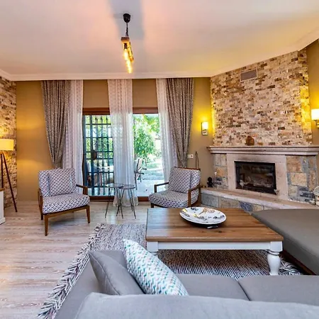 Case de vacanță Luxurious House With Shared Pool And Sauna In