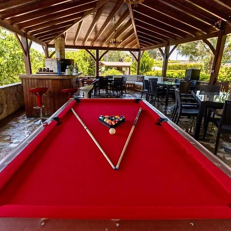 Holiday home Luxurious House With Shared Pool And Sauna In